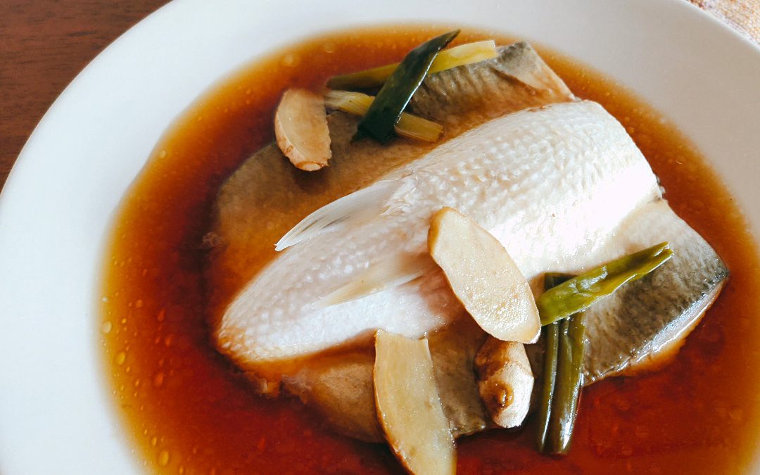 虱目魚肚料理，蒸虱目魚肚配上港式蒸魚醬的美味組合