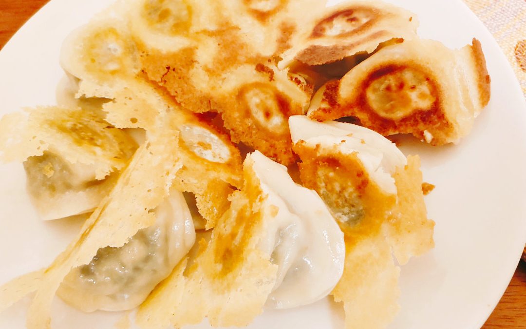 煎餃作法   這樣做，你也能煎出漂亮的羽翼煎餃！