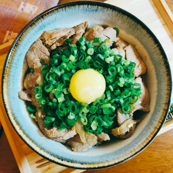 快速料理-豬肉料理-月見薑汁燒肉丼飯