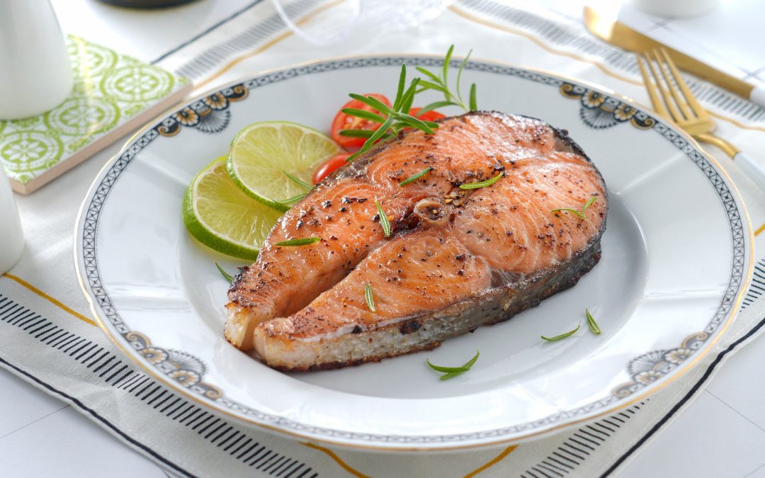 香煎鮭魚排　一週兩次補足你的 Omega-3 需求