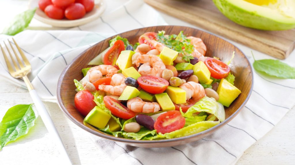 酪梨蝦仁沙拉佐蒸大豆-酪梨料理-白蝦-蒸大豆