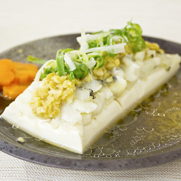 金銀蒜龍膽魚片蒸豆腐