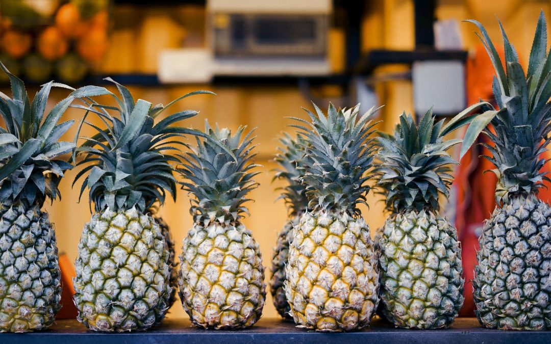 吃鳳梨正夯　營養師：2種人要注意攝取