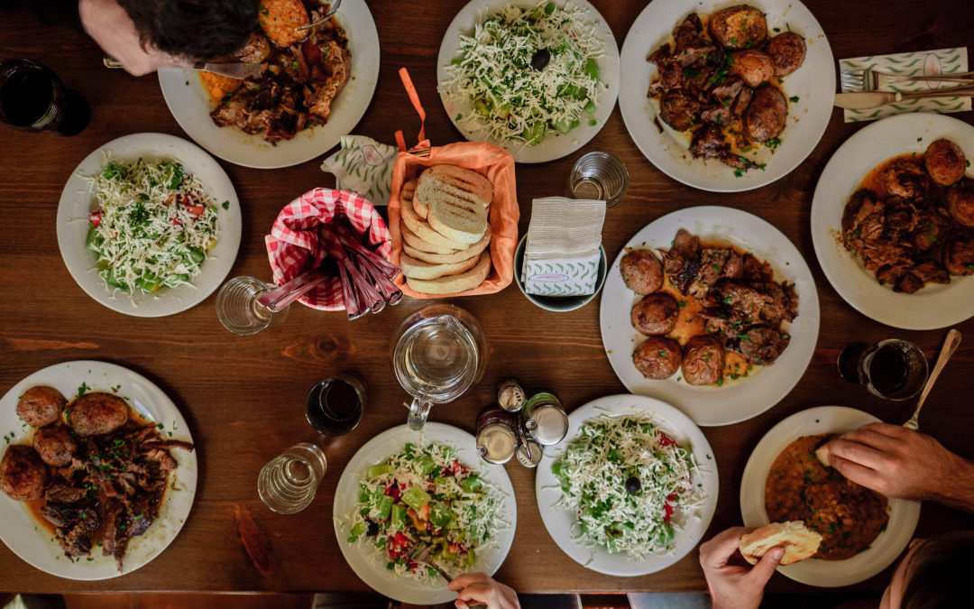 家人相聚吃飯有 5 個好處！跟著這些建議來聚餐